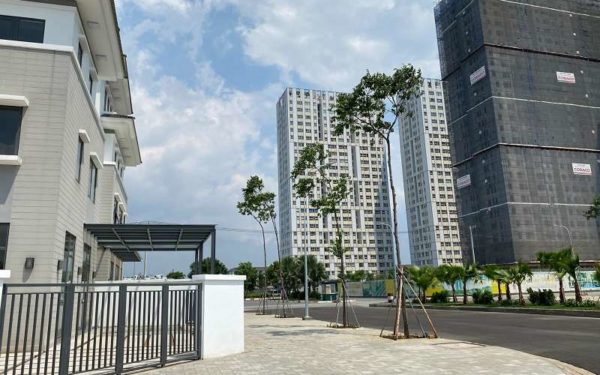 Lavila 2 Kiến Á, căn góc 209m2, 4 tầng, bán gấp
