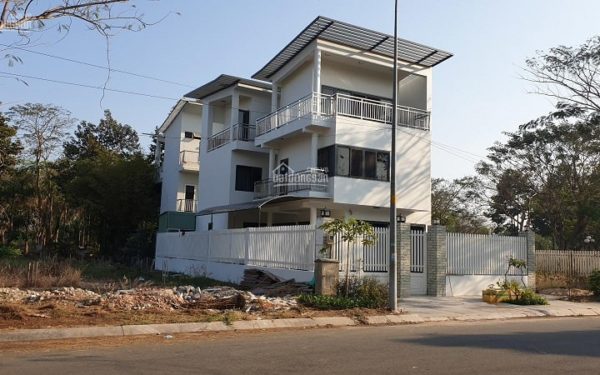 Lô đất nền song lập BCR quận 9, DT: 200m2, tặng móng cọc