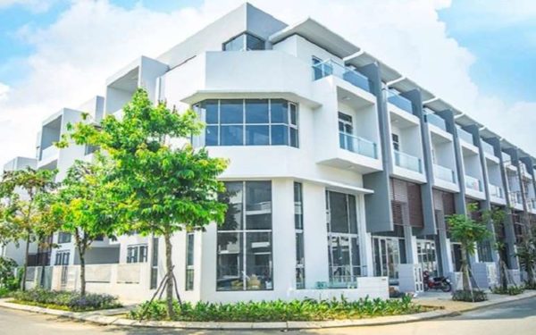 Bán shophouse Phố Đông Village, MT trục chính 20m, giá đầu tư 10.9 tỷ
