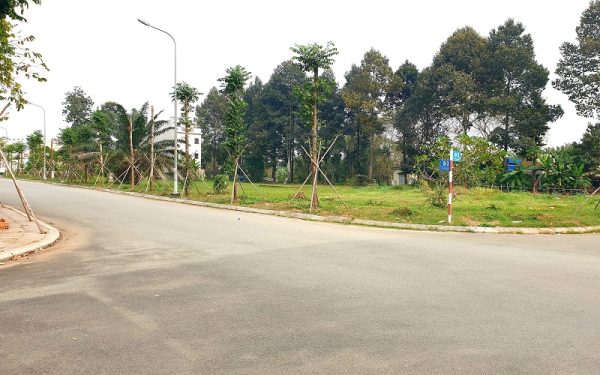 đất 7x26m BCR Quận 9 MT trục chính bán gấp