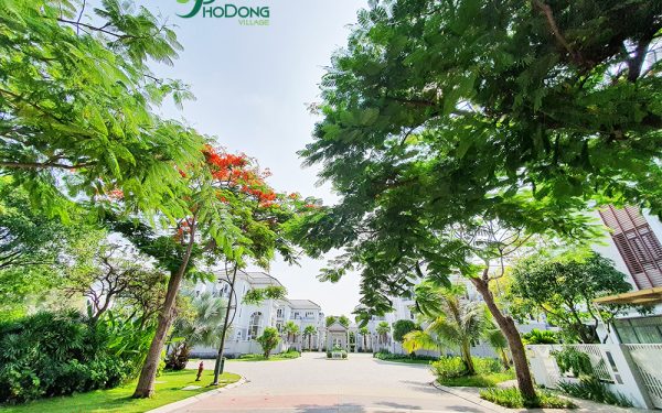 BBán nhà mặt tiền đường 20m khu compound PhoDong Village