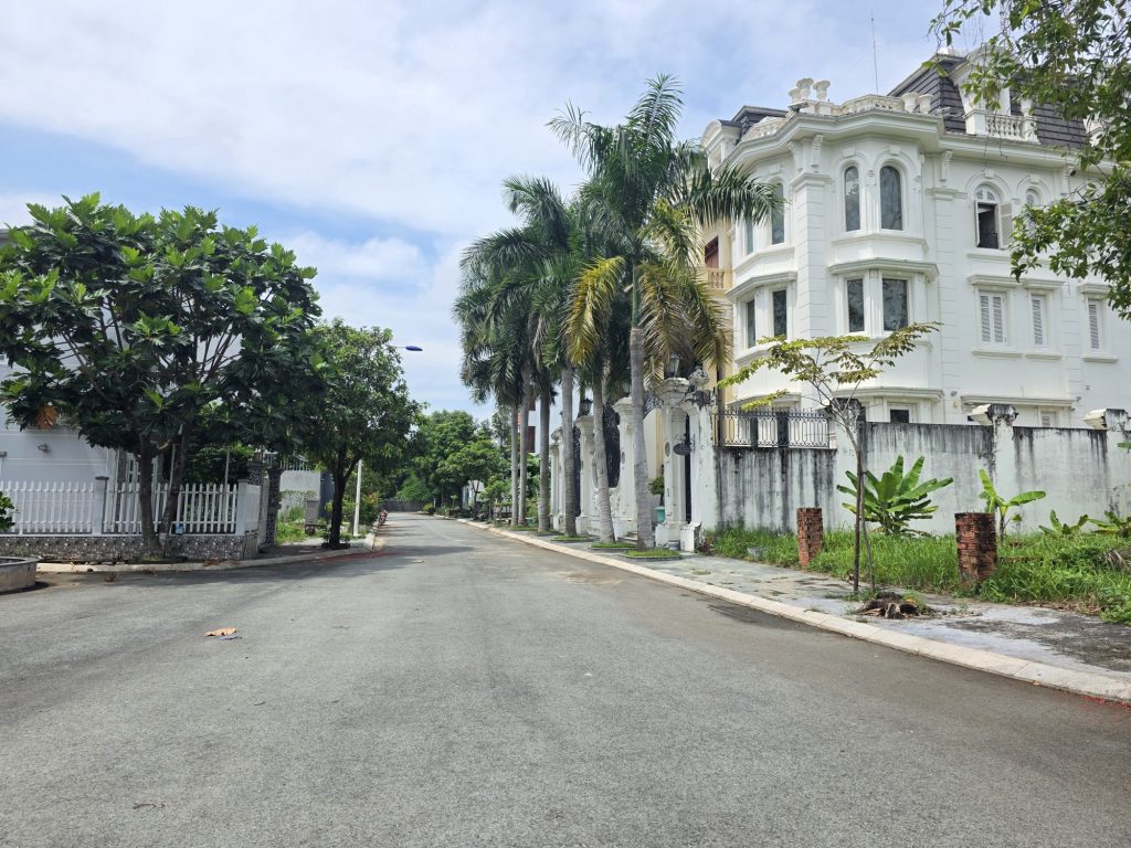 Mua đầu tư lô đất BCR