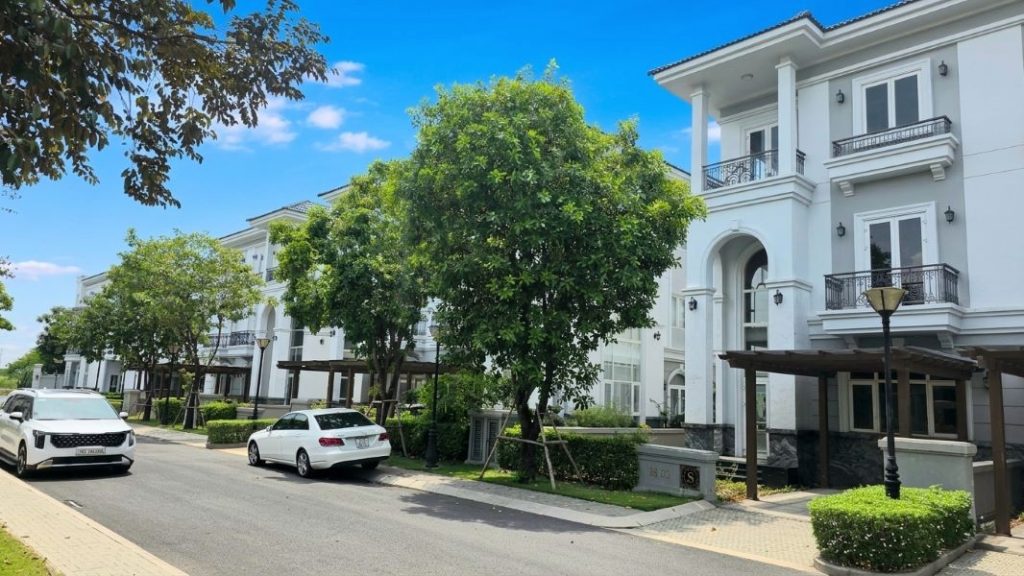 Căn biệt thự song lập Sol Villas 10x22m, nội thất cao cấp, cần bán gấp bởi Newhouse Real Estate