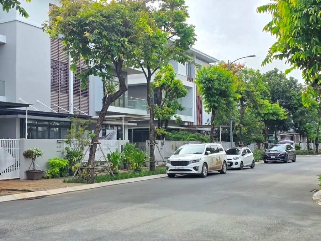 biệt thự vườn Phố Đông Village compound, DT 6x22m, 3 tầng, chủ cần bán gấp. Tại Cát Lái, Tp HCM độc quyền bán bởi Newhouse.