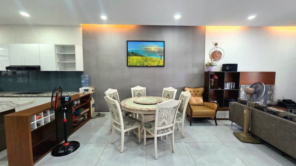 Phố đông Village Compound full nội thất đẹp, 6x20m, 4 Tầng. Giá tốt. Độc quyền bởi Newhouse Real Estate.